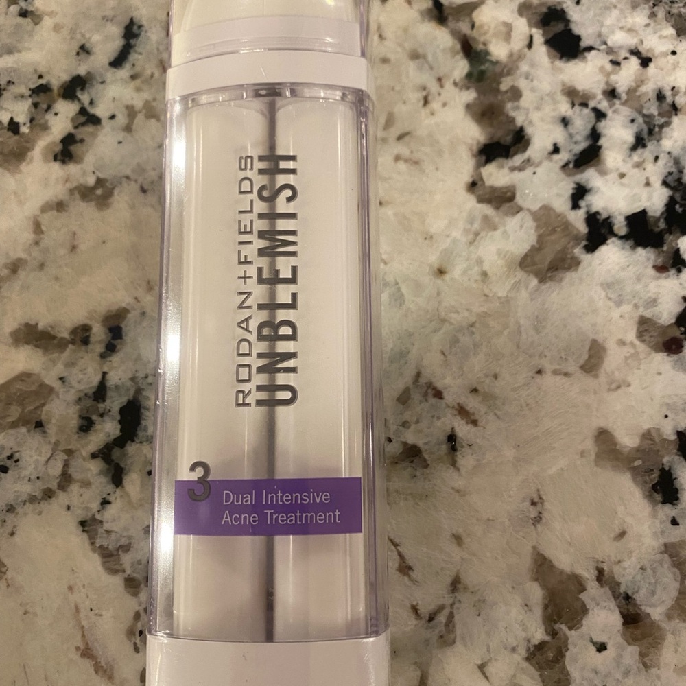 Rodan + Fields Unblemish Dual Intensive Treatment - White and Clear